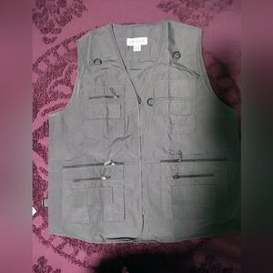 Men's Gray Utility Vest with Multiple Pockets